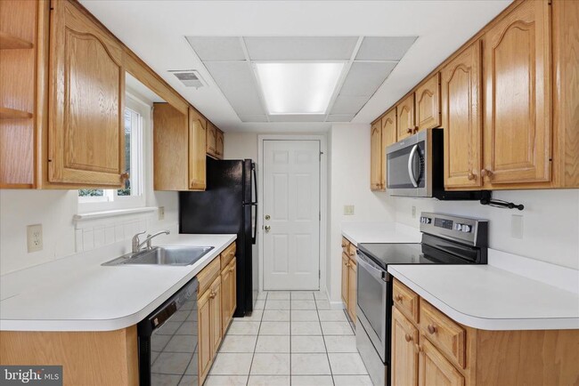 Building Photo - 5516 Dunsmore Rd