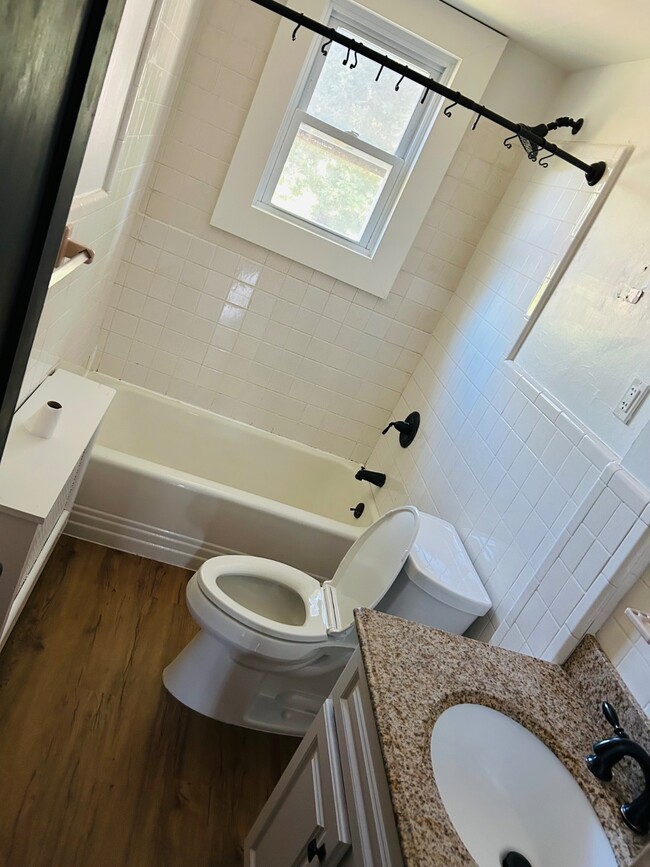 Building Photo - 11 Elliott Pl