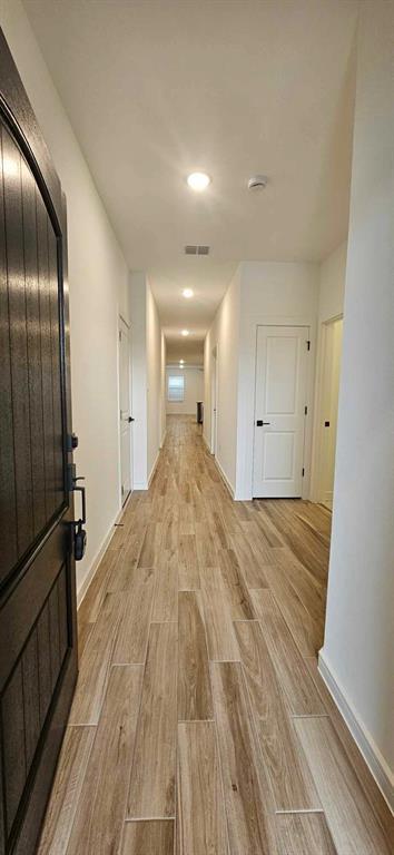 Building Photo - 8411 Bay Oaks Dr