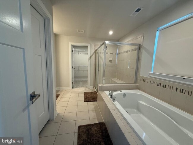 Building Photo - 440 Tree Of Heaven Way