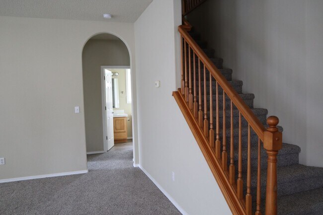 Building Photo - 9507 NE 39th Ave