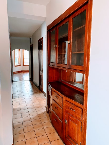 Building Photo - 3325 S Emerald Ave