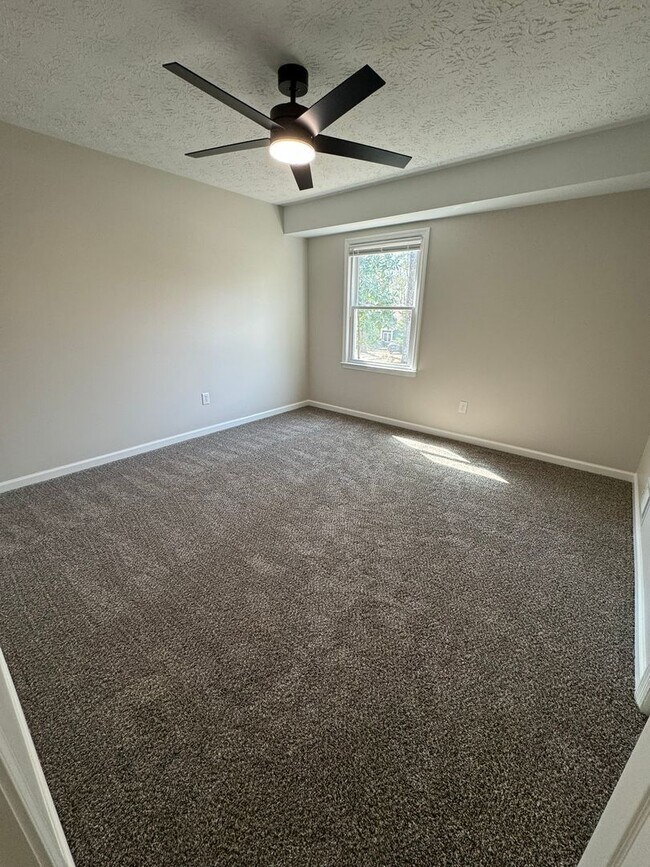 Building Photo - Handsome East Side Home