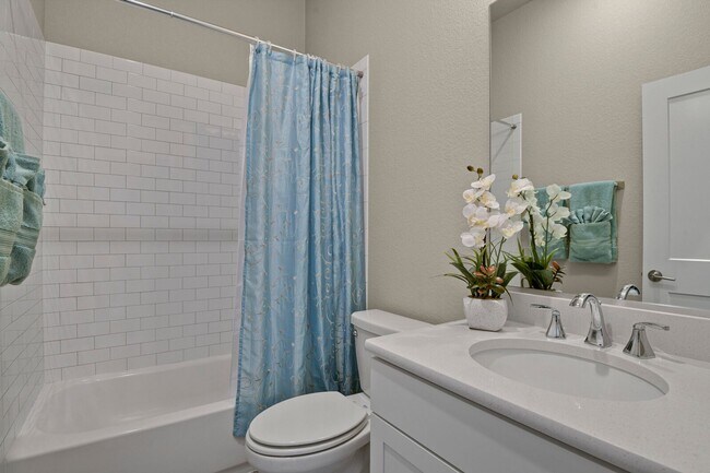 Building Photo - Single Family w/ Elegance