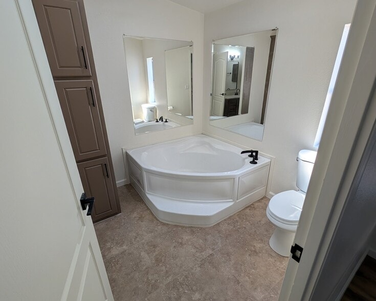 Master Bathroom - 2491 W Rock Island Ave