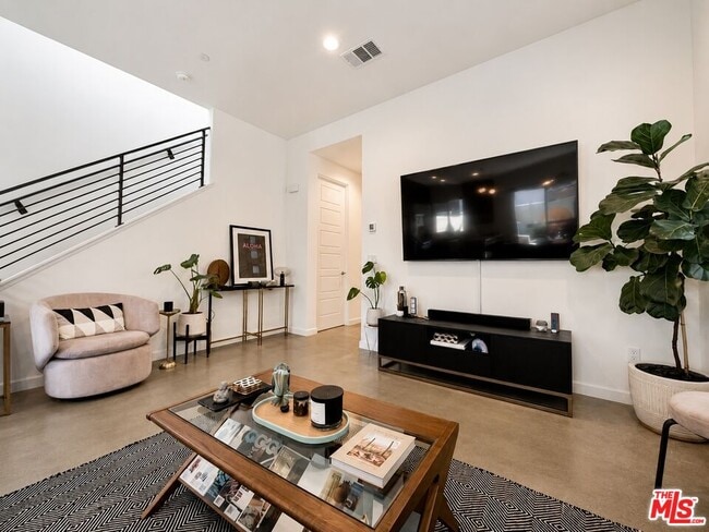Building Photo - 2693 Paragon Loop
