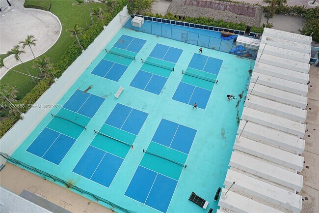 Building Photo - 5101 Collins Ave