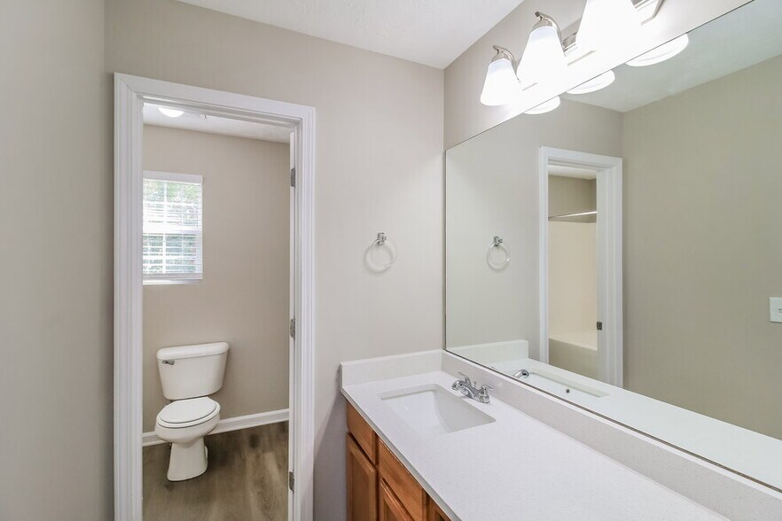 Building Photo - 423 Underwood Ct