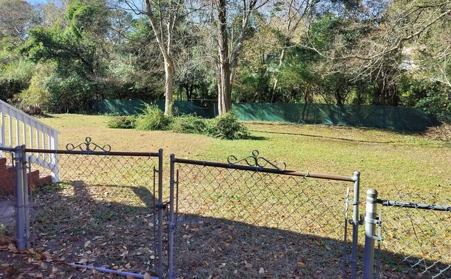 Building Photo - Village, home