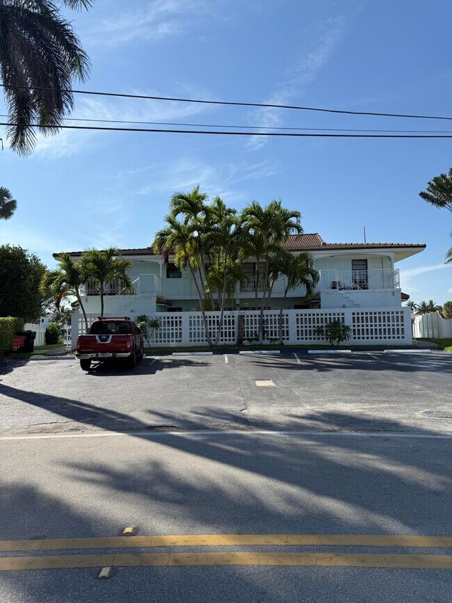 Primary Photo - 2613 NE 28th Ct
