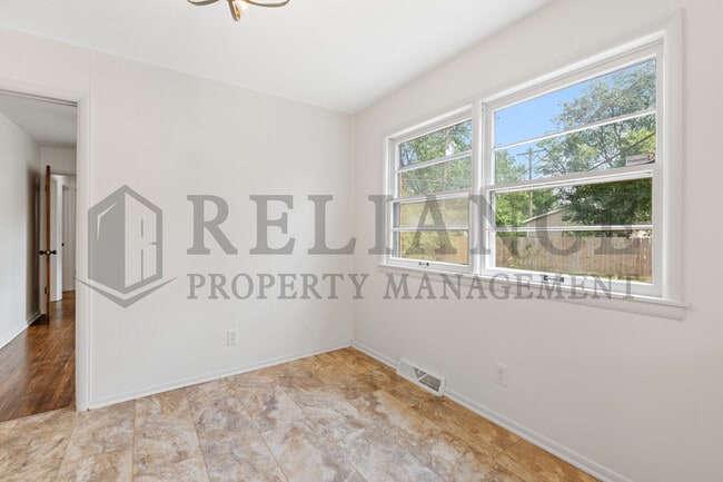 Building Photo - 7315 W Galoway