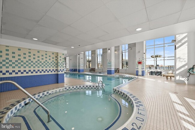 Building Photo - 100 Harborview Dr