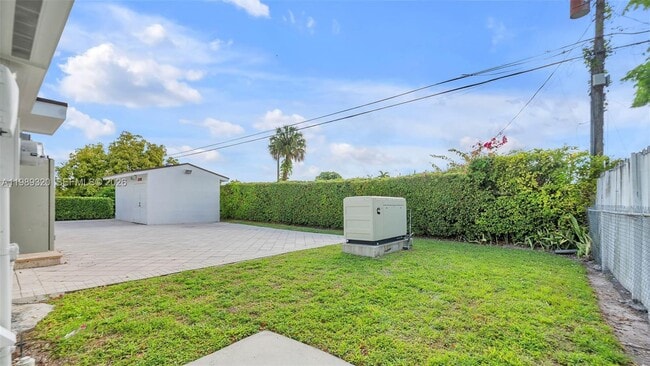 Building Photo - 2900 SW 92nd Ave