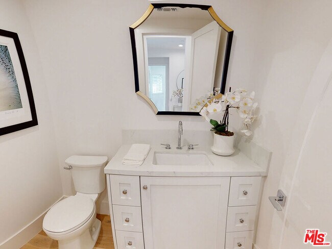 Building Photo - 744 N Almar Ave