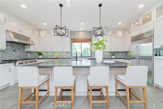 Building Photo - 111 Bosque