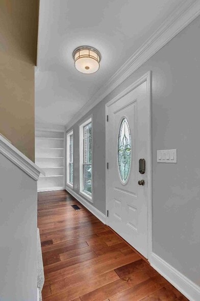 Building Photo - 1520 Birchwood Cir