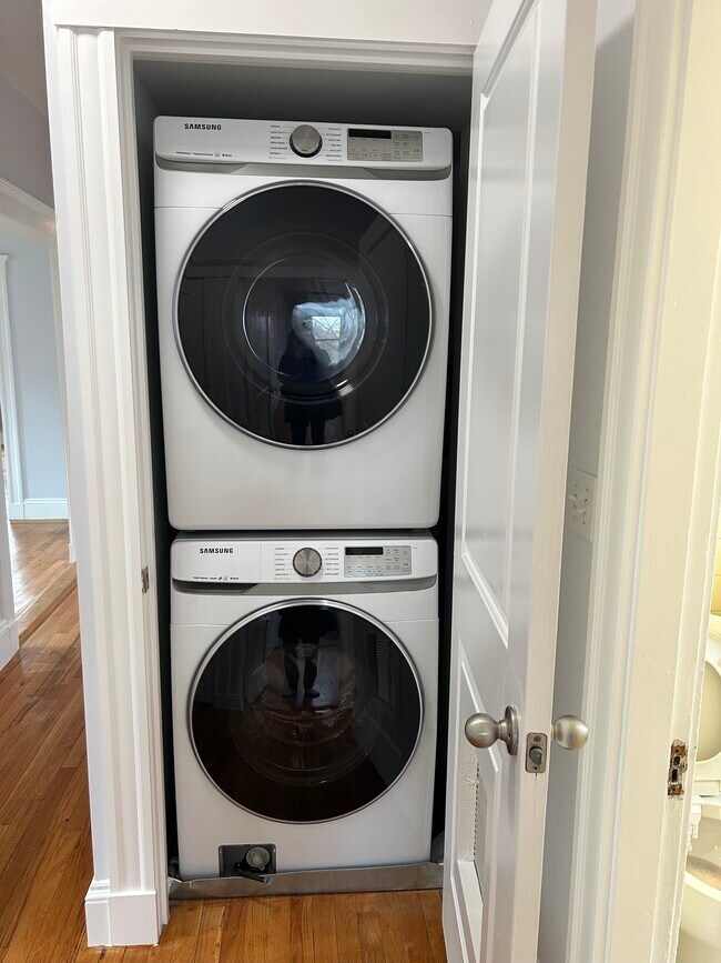 Building Photo - 69 Standish St