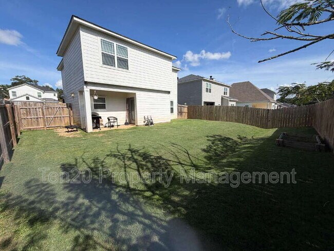 Building Photo - 18 Vineyard Dr