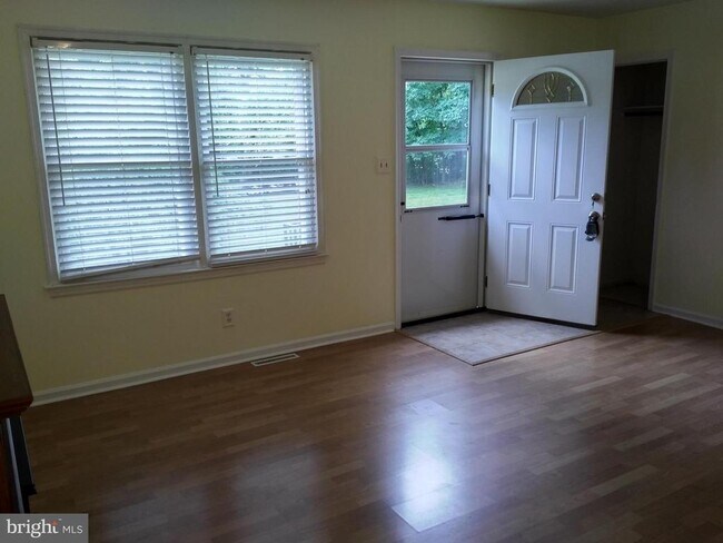 Building Photo - 9632 Leavells Rd