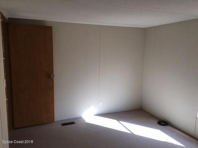 Building Photo - 1617 Ridge Dr