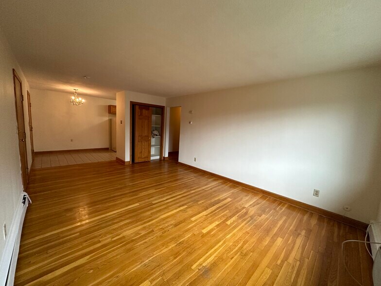 Building Photo - 282 Grove St