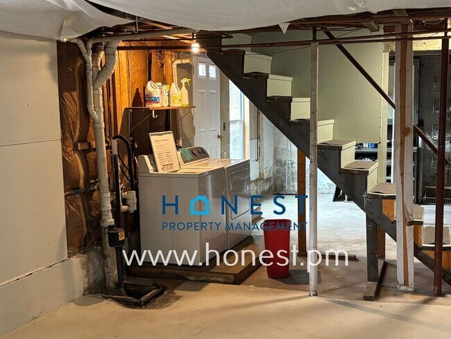 Building Photo - 273 Pond Rd