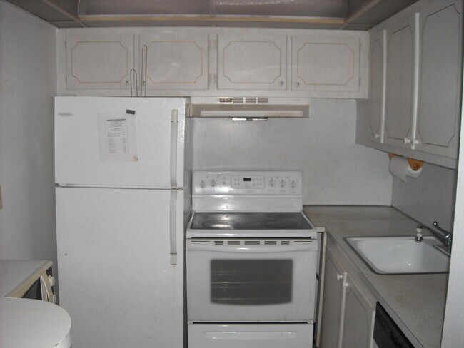 Building Photo - 358 Chatham R