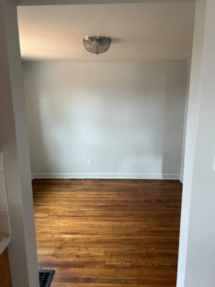 Building Photo - 706 Hestor Dr