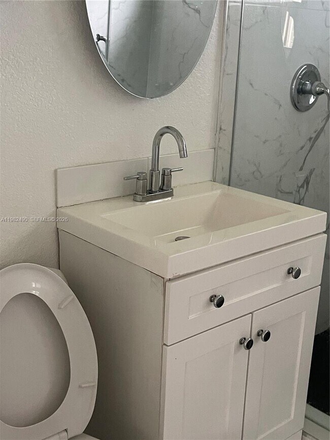 Building Photo - 881 NE 156th Terrace