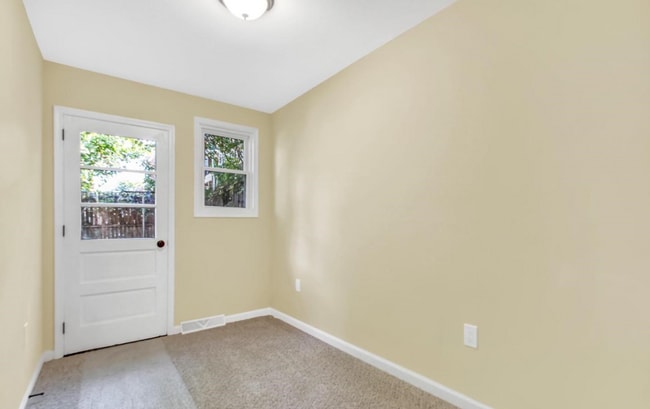 Building Photo - Bright 2 Bedroom, 1 Bath Ranch Style Home in Harrisburg, Pa!