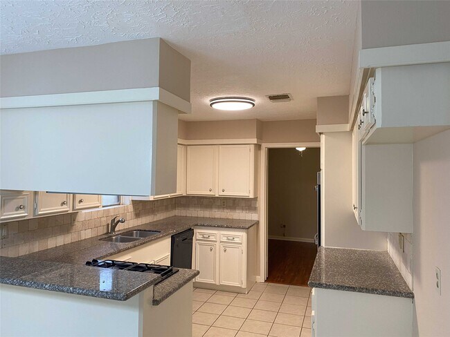 Building Photo - 3219 Ashmont Ln