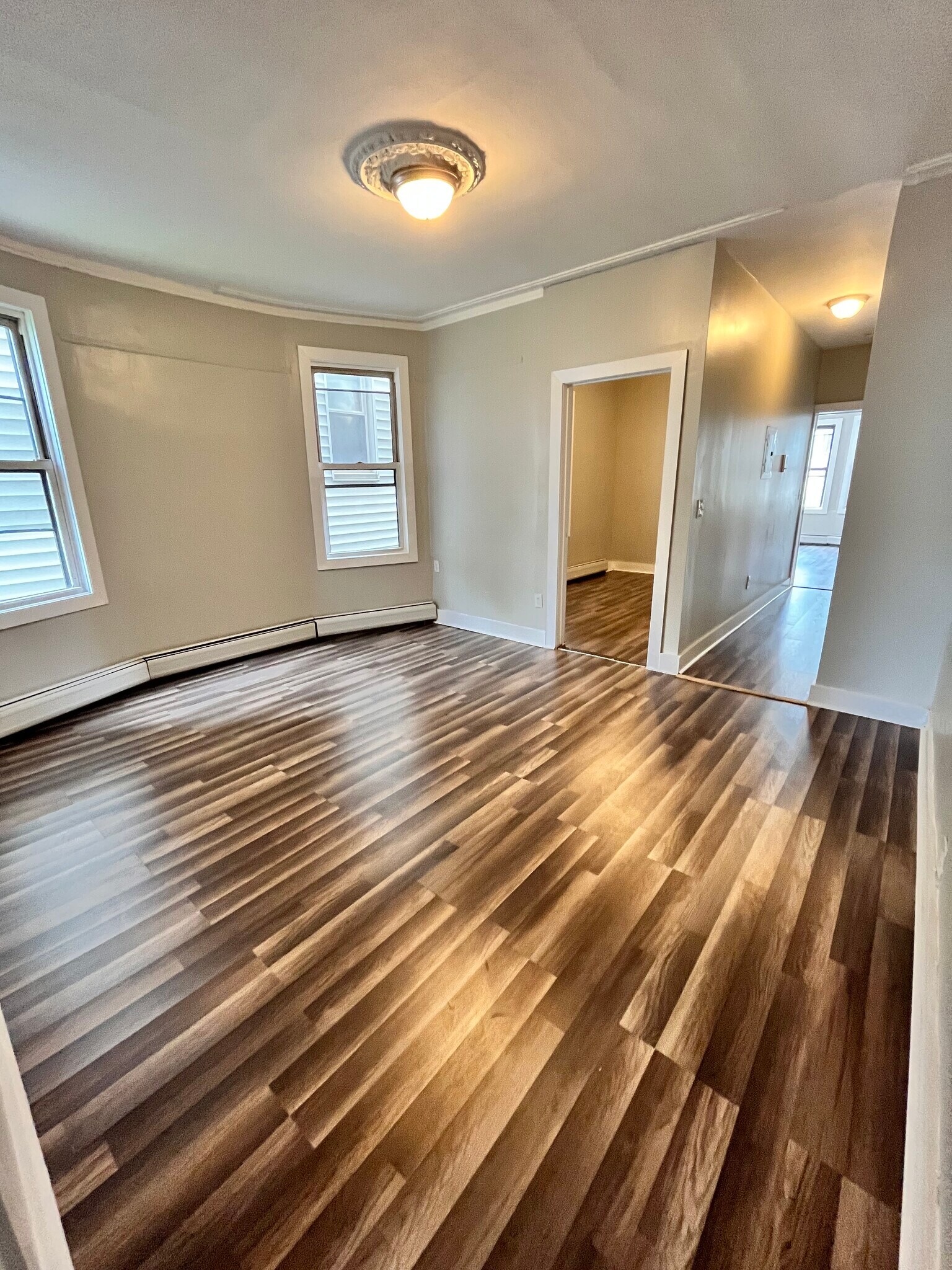 122 Randolph Ave 1R - 120 Randolph Ave