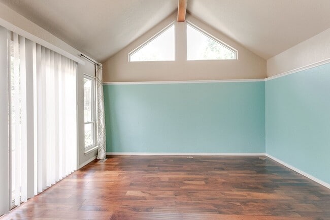 Building Photo - 1309 Fox Lake Ln