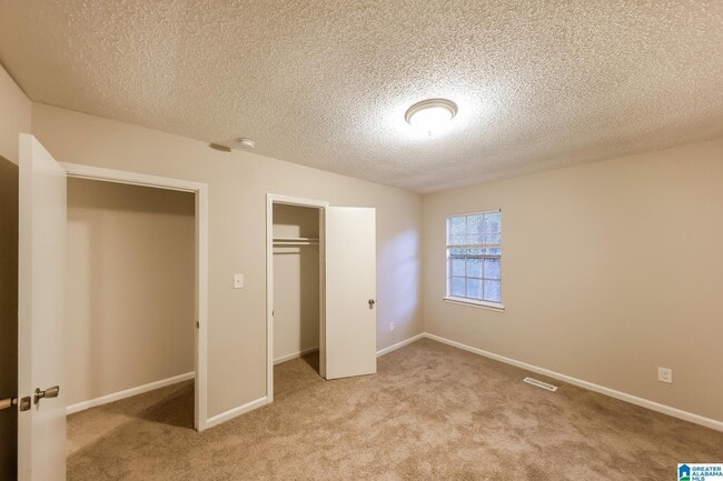 Building Photo - 3033 Carleton Rd