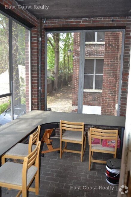 Building Photo - 19 Vinal St