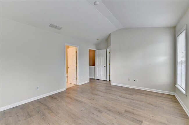 Building Photo - 2026 Merrimont Way