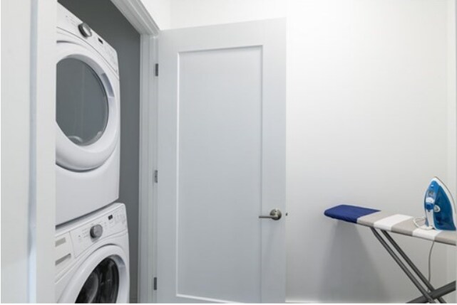 Building Photo - 2 W 6th St