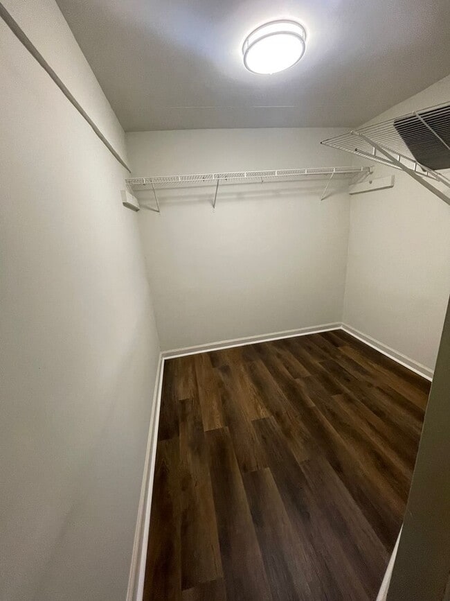 Building Photo - Ranch Style 3 Bedroom 2 Bath and 2 car gar...
