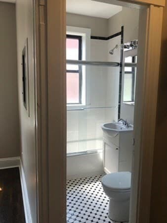 Building Photo - 66 Queensberry St