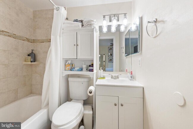 Building Photo - 15 Dulany Ct