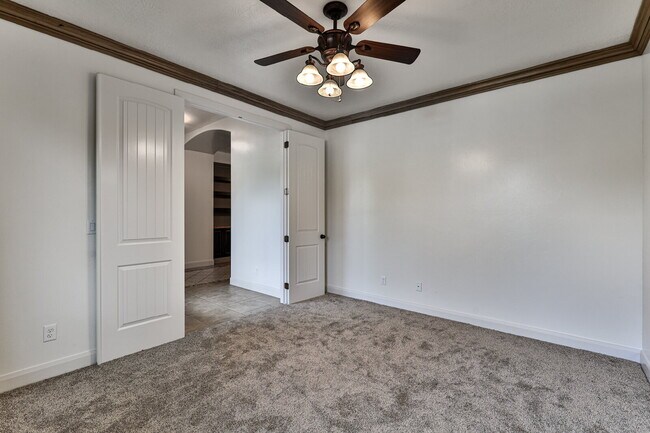 Building Photo - 2478 E Springs Dr