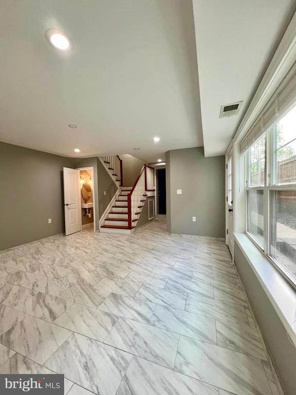 Primary Photo - 620 Notabene Dr