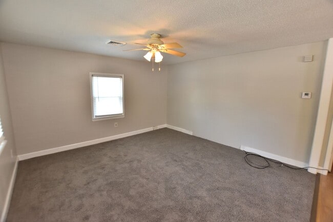 Building Photo - 626 Woodland Ave