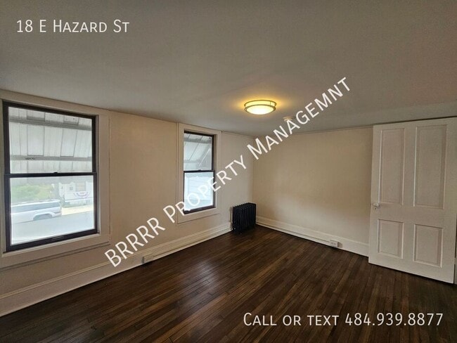 Building Photo - 18 E Hazard St