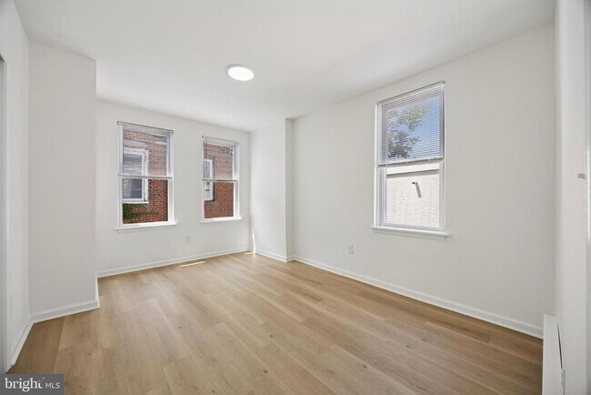 Building Photo - 278 S 60th St