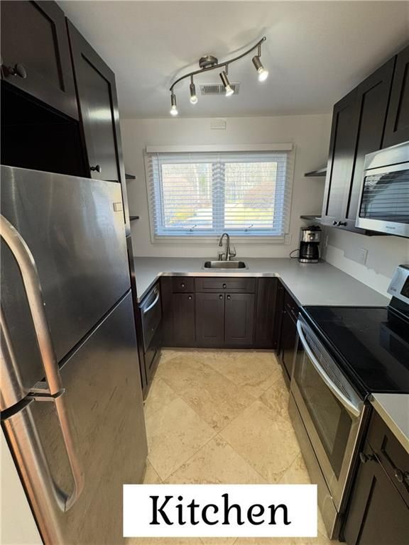 Building Photo - 1685 Chevron Way