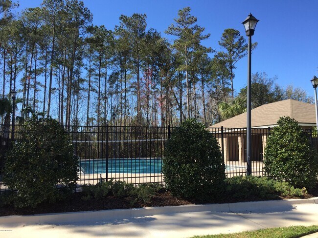 Building Photo - 7920 Merrill Rd