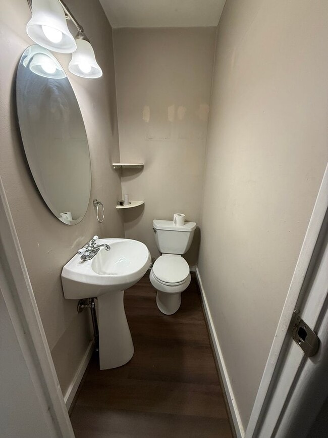 Building Photo - 2-Bedroom Townhome in Brookhaven!