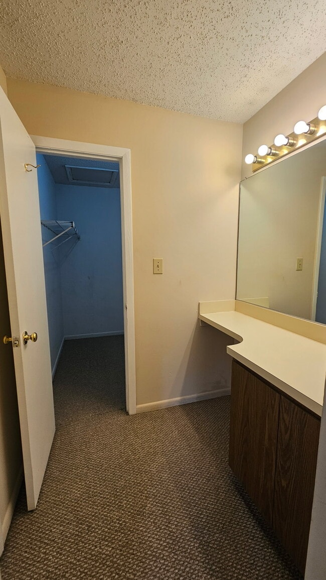 Building Photo - 450 Abbotsleigh Ct