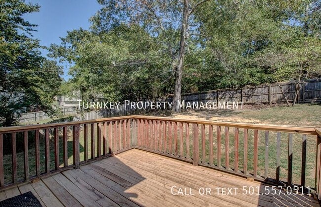 Building Photo - 1424 Mesquite Dr